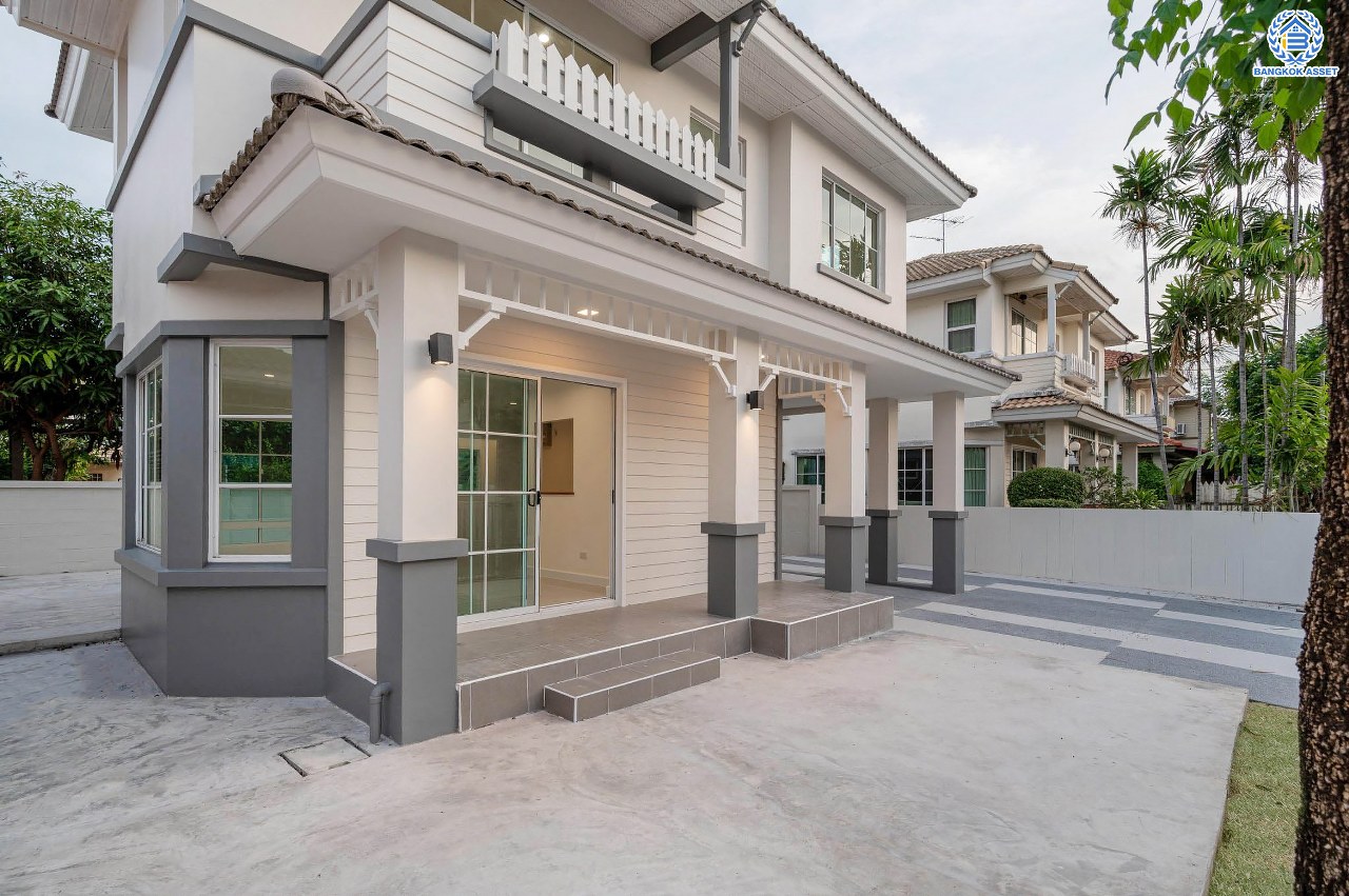 บ้านมือสองตกแต่งใหม่ โครงการ ชลลดา วัดลาดปลาดุก คุณภาพระดับ L&H บนเนื้อที่ 52.5 ตร.ว. พร้อมฟังก์ชัน 3 ห้องนอน 2 ห้องน้ำ จอดรถได้ 1 คัน บนทำเลศักยภาพ เพียง 15 นาทีถึงเซ็นทรัลเวสท์เกต ใกล้รถไฟฟ้าสายสีม่วง "สถานีคลองบางไผ่"